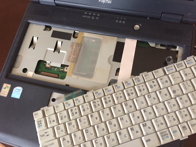 ノートパソコンキーボード修理交換